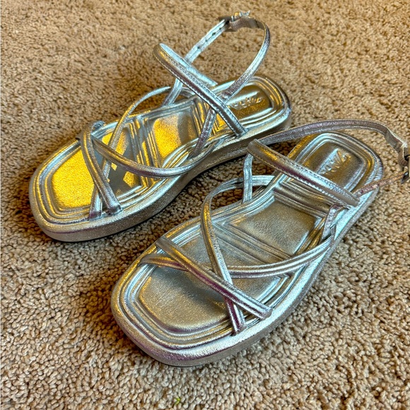 Girl Zara Silver Sandals - Picture 2 of 3